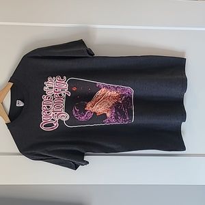 Queen of the stone age tshirt gray large